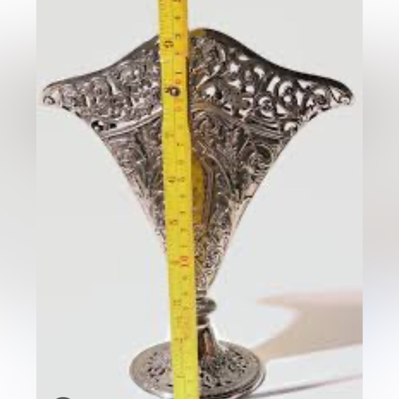 Vintage collectible: silver-plated fan-shaped vase. Godinger Silver Art Co, 1991 - Picture 7 of 7